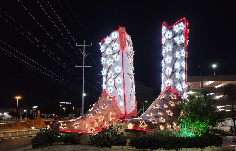 The World's Largest Cowboy Boots (San Antonio) The World's Largest Cowboy Boots (San Antonio)