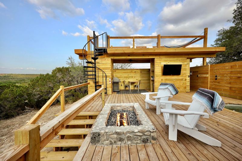 The Yurtopian (Wimberley / Dripping Springs)