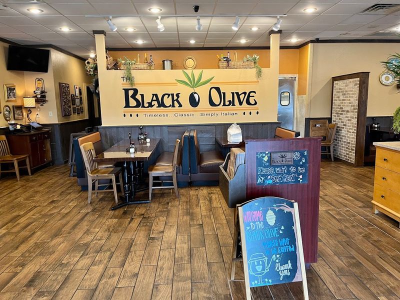 The dining room energy in downtown Jonesborough The dining room energy in downtown Jonesborough