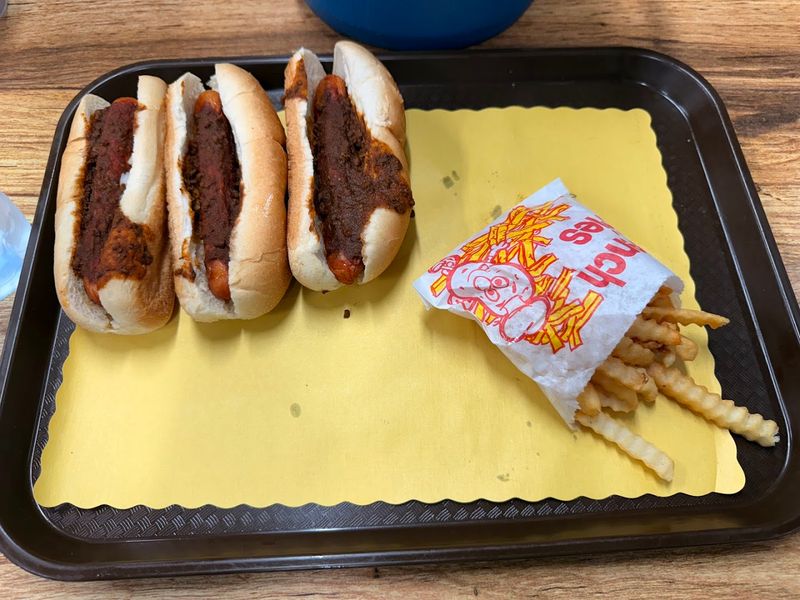The famous hot dogs that keep people coming back The famous hot dogs that keep people coming back