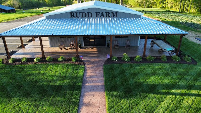 The farm is clean, organized, and easy to navigate The farm is clean, organized, and easy to navigate