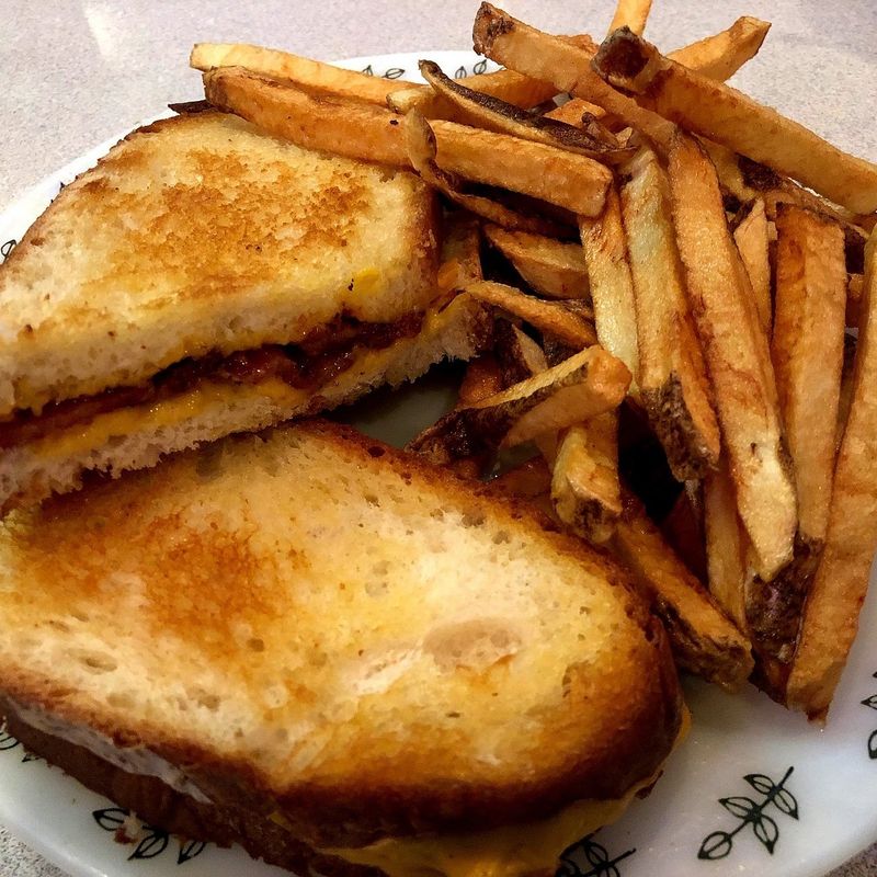The fried bologna sandwich that changes expectations