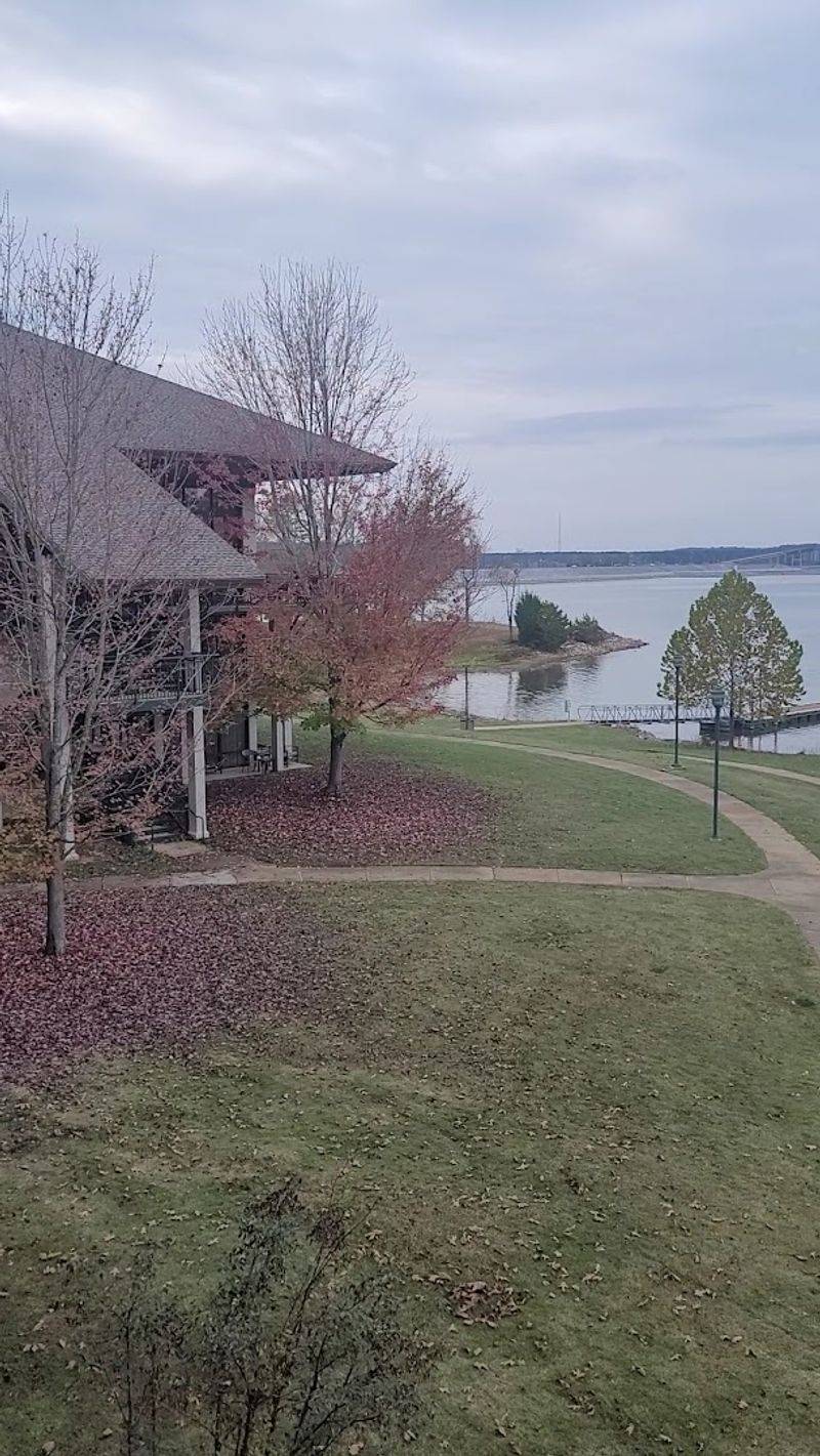 The golf course makes this park feel bigger than people expect The golf course makes this park feel bigger than people expect