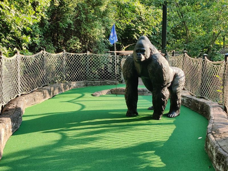 The wild details that make every putt feel like part of the adventure