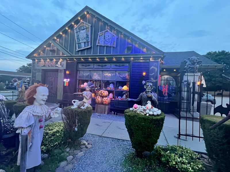 Themed Pop-Ups Keep the Experience Fresh