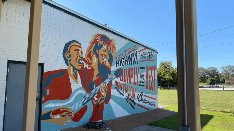 This 1889 Tennessee Schoolhouse Was Restored to Celebrate the Queen of Rock ‘N’ Roll