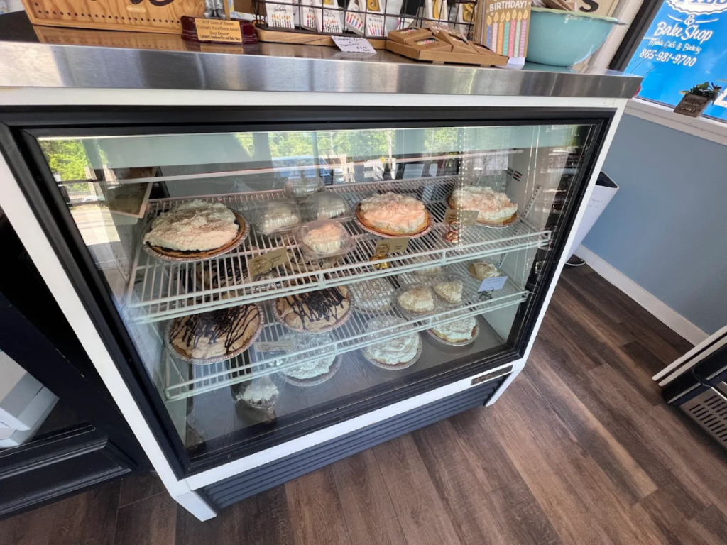 This Charming Tennessee Cafe Serves Pies So Good, They're Known Worldwide
