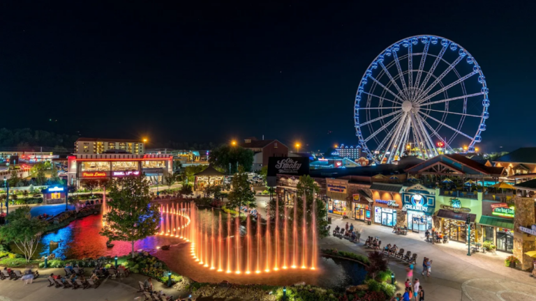 This Free-To-Enter Spot Has Rides, Restaurants, And One Of The Best Views In Tennessee