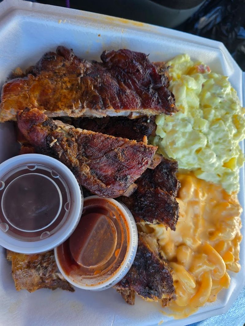 This Is The Kind Of Tennessee BBQ Spot Where The Sides Matter Too This Is The Kind Of Tennessee BBQ Spot Where The Sides Matter Too