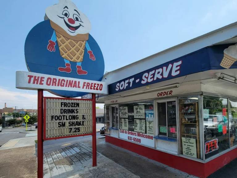 This Old-School Tennessee Roadside Gem Is Hiding Food Worth Pulling Over For