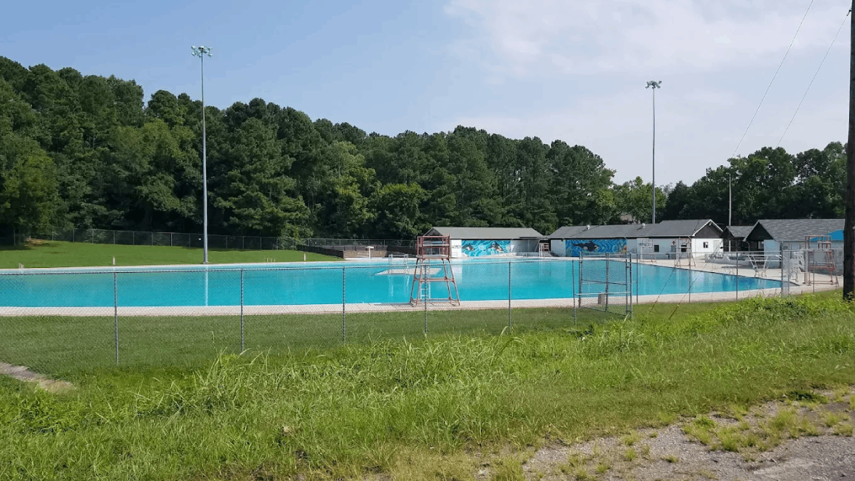 This Spring-Fed Pool In Tennessee Is One Of The Largest In The Nation