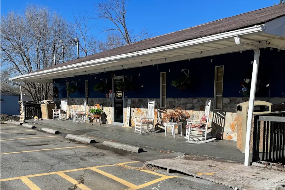 This Tennessee Bin Store Drops Prices to $1 on Certain Days