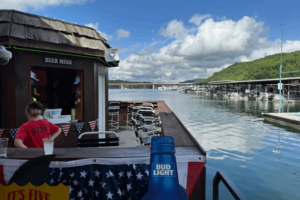 This Tennessee Lake Restaurant Makes Dinner Feel Like A Summer Getaway
