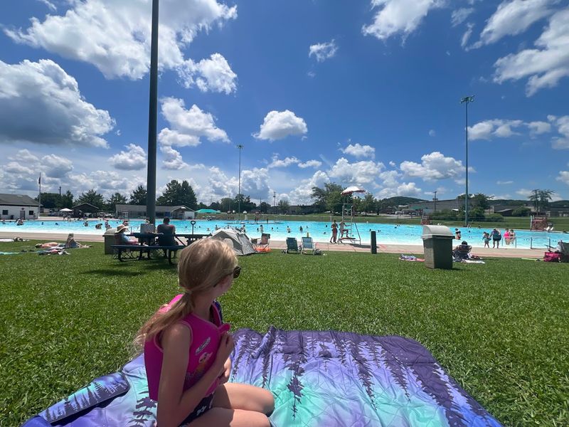 This Tennessee Pool Belongs On Your Summer Bucket List This Tennessee Pool Belongs On Your Summer Bucket List