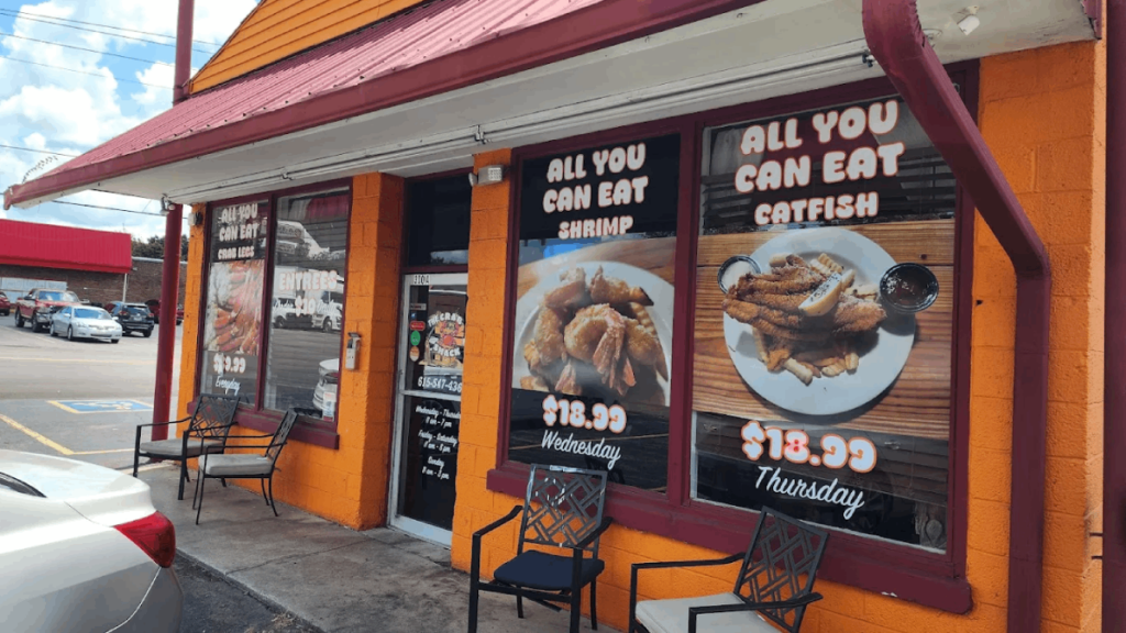 This Tennessee Seafood Spot Serves All-You-Can-Eat Crab Legs Worth the Drive