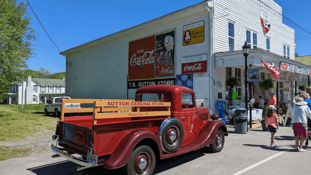 This Tiny Tennessee General Store Feels Like A Scene From A Simpler Era