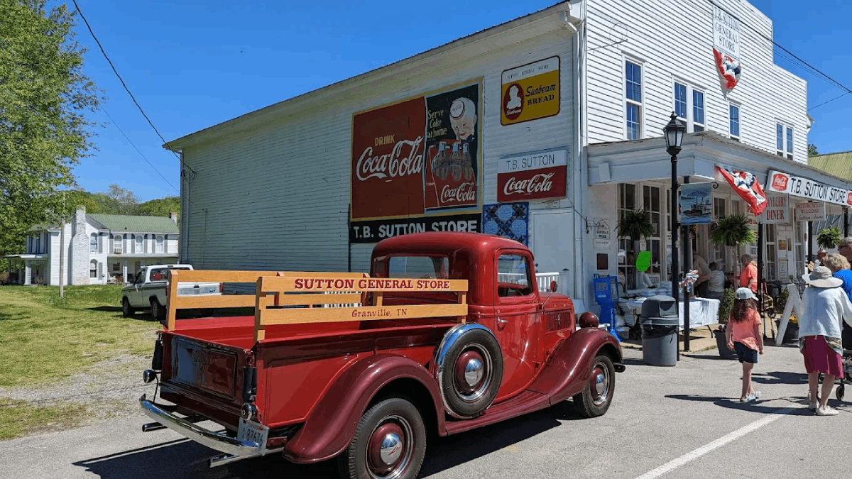 This Tiny Tennessee General Store Feels Like A Scene From A Simpler Era