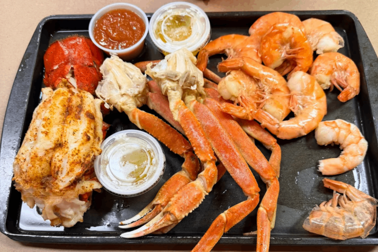 This Unassuming Tennessee Cafe Has Crab Legs, Jumbo Shrimp, and Serious Local Buzz