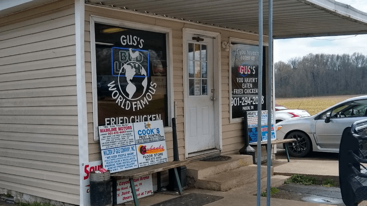 This Unassuming Tennessee Spot Has a Chicken Reputation That Travels