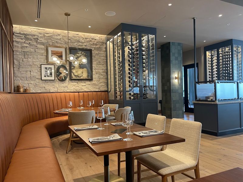 Toscana Restaurant / Toscana Kitchen & Wine Market Toscana Restaurant / Toscana Kitchen & Wine Market