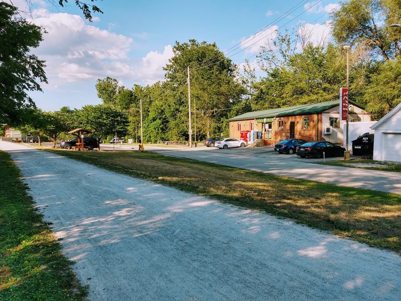 Trail Towns Add Comfort and Charm Trail Towns Add Comfort and Charm