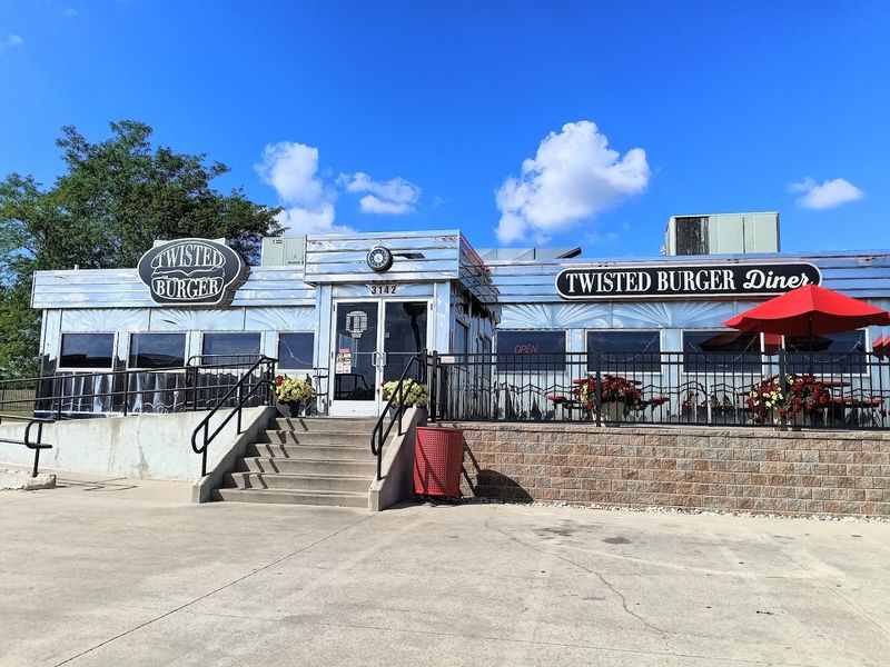 Twisted Burger Diner – Flint