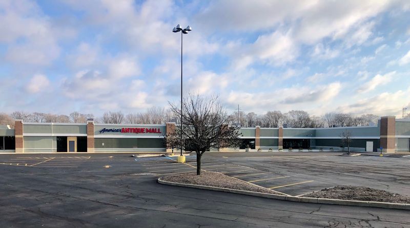 America's Antique Mall (Highland)