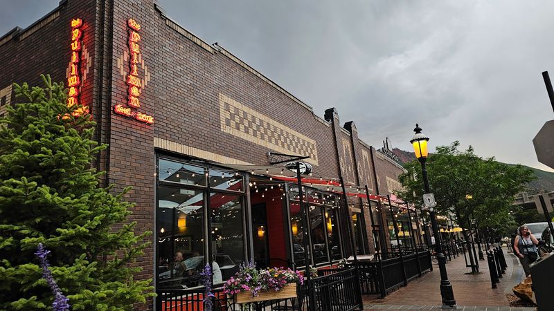 The Pullman (Glenwood Springs)
