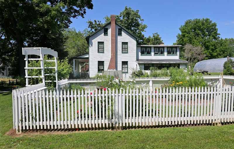 Walk the Grounds Like a 19th Century Resident Walk the Grounds Like a 19th Century Resident