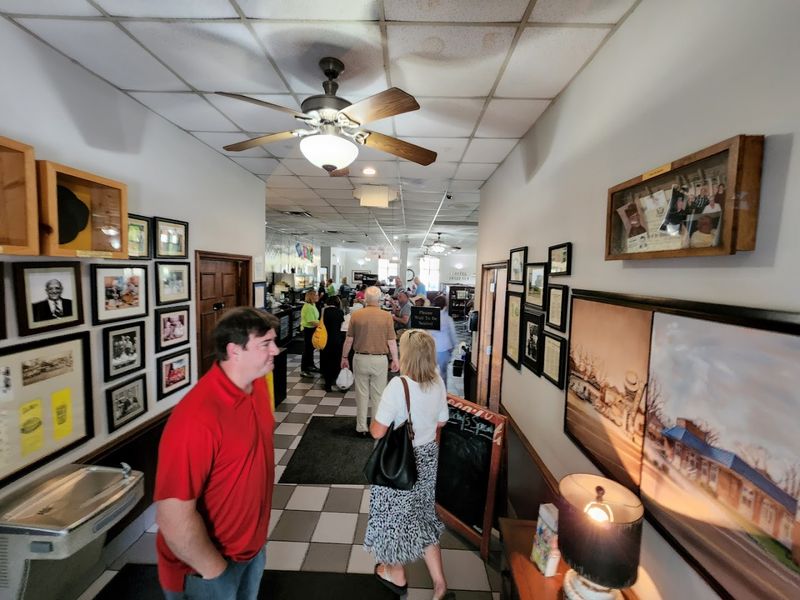 Wally's Restaurant — Chattanooga Wally's Restaurant — Chattanooga