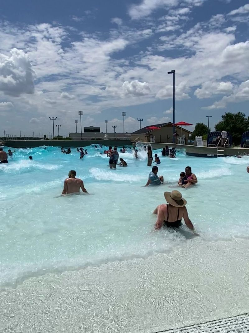 Wave Pool That Actually Makes Real Waves