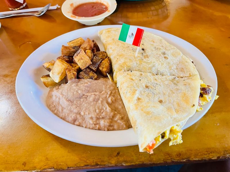 Weekend Breakfast That Draws Morning Crowds