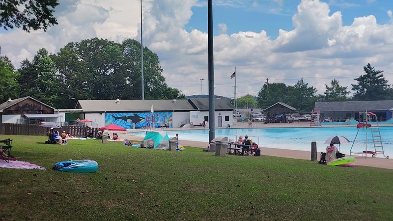 What Makes Oak Ridge Outdoor Pool So Special? What Makes Oak Ridge Outdoor Pool So Special?
