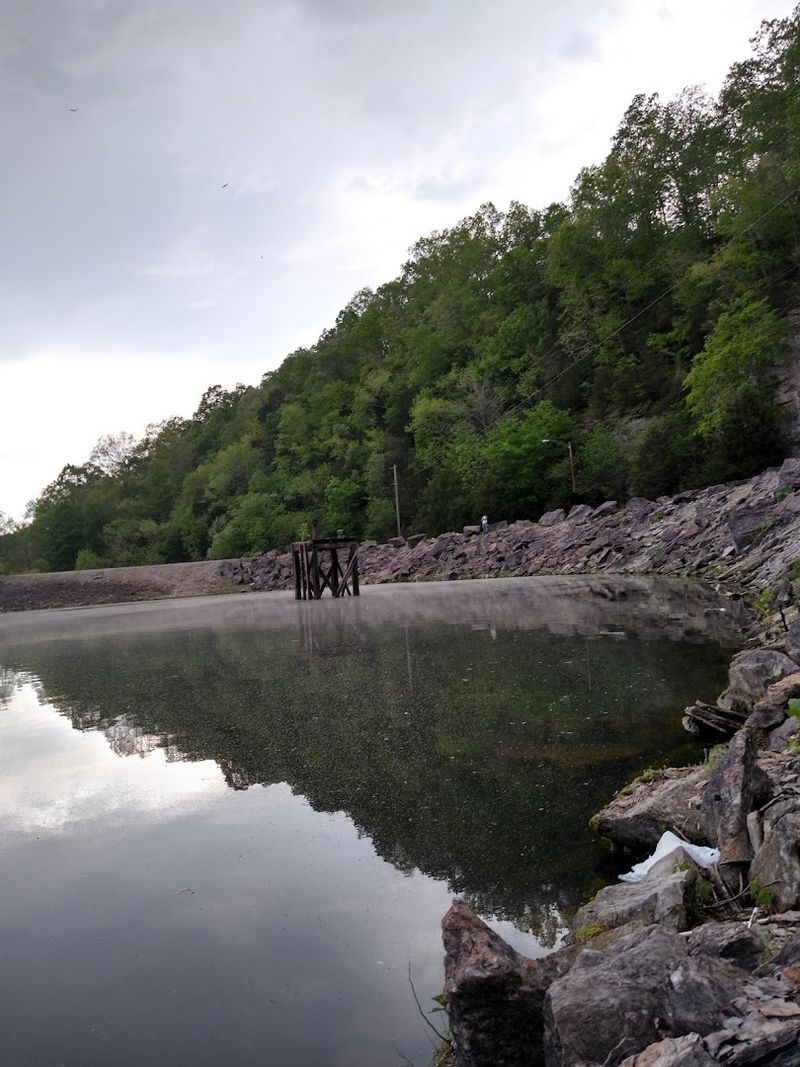 What Makes This Lake So Peaceful What Makes This Lake So Peaceful