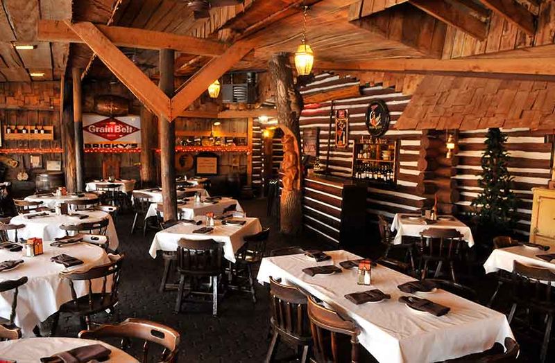 What Regulars and First-Timers Notice