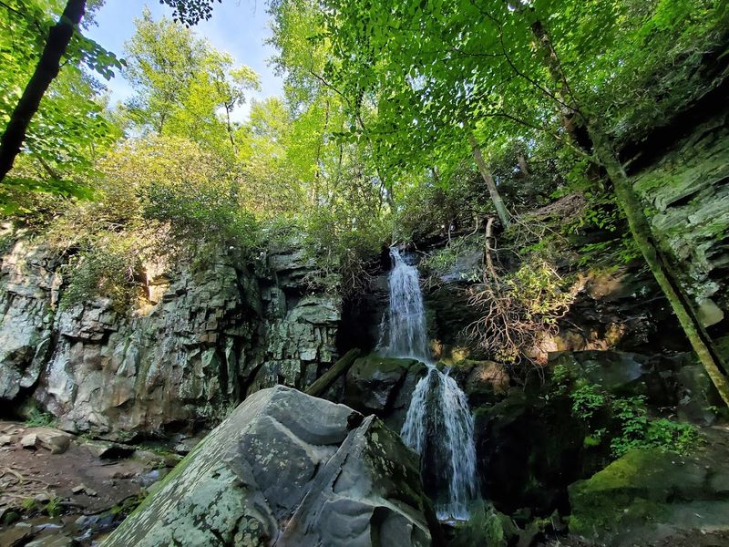 What To Know Before Hiking To Baskins Creek Falls What To Know Before Hiking To Baskins Creek Falls