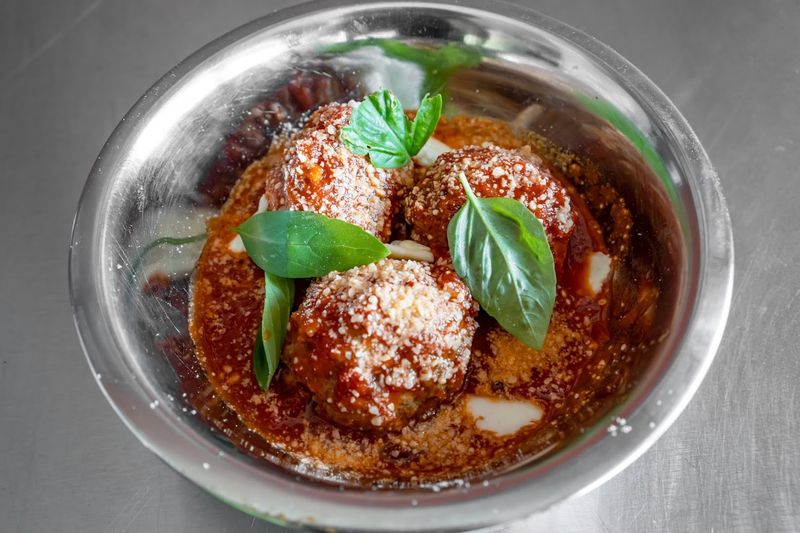 What makes PizzAmore’s meatballs worth the hype