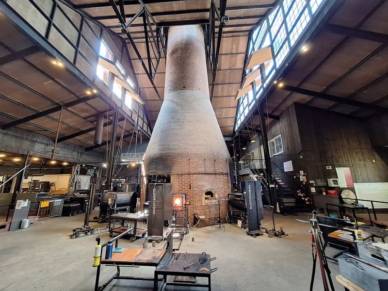 WheatonArts Glass Studio Demonstrations - Millville WheatonArts Glass Studio Demonstrations - Millville