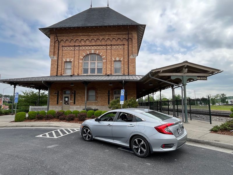 Why Bristol's Two-State Downtown Belongs On Your Road Trip List Why Bristol's Two-State Downtown Belongs On Your Road Trip List