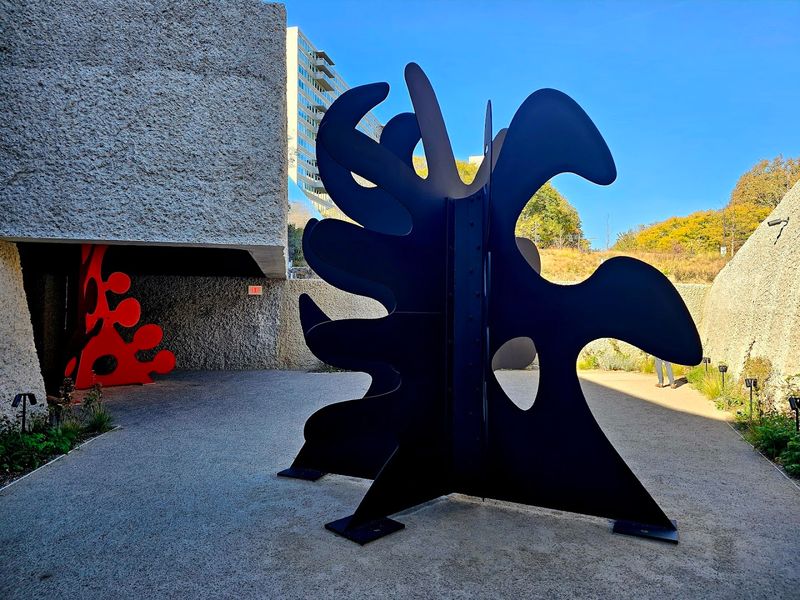Why Calder Gardens Is Worth Seeing in Philadelphia Why Calder Gardens Is Worth Seeing in Philadelphia