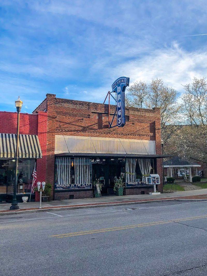Why Clinton Is Tennessee's Hidden Gem for Antique Hunters Why Clinton Is Tennessee's Hidden Gem for Antique Hunters