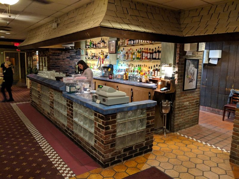 Why DeLuca's Still Earns a Full Table on a Tuesday Night Why DeLuca's Still Earns a Full Table on a Tuesday Night