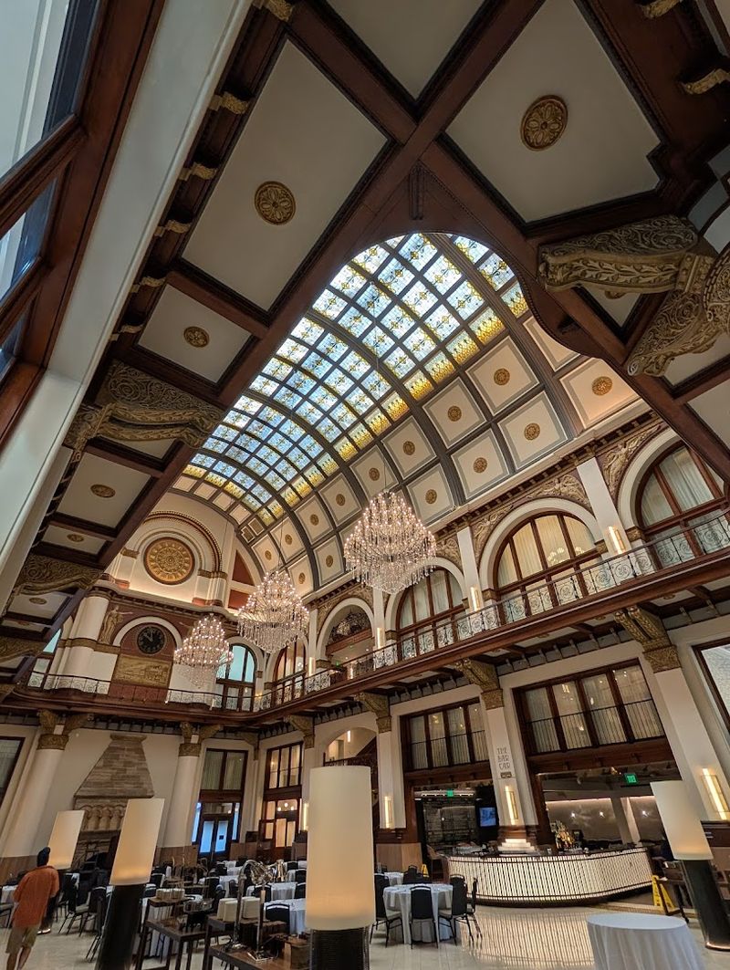 Why Stationairy Belongs on Your Tennessee Restaurant Bucket List