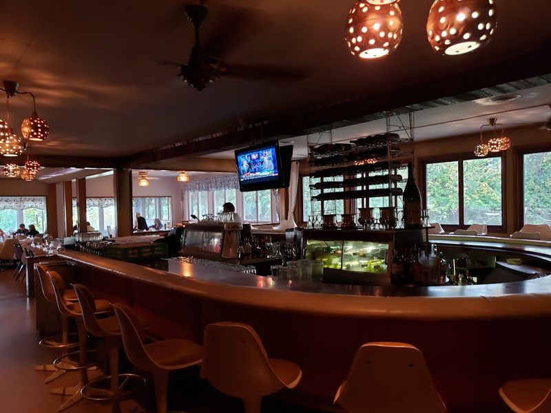 Why The Dam Site Inn Stands Apart From Every Other Northern Michigan Restaurant