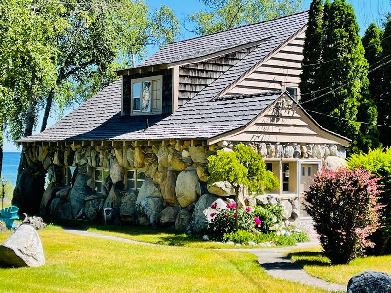 Why These Houses Belong on Every Michigan Bucket List