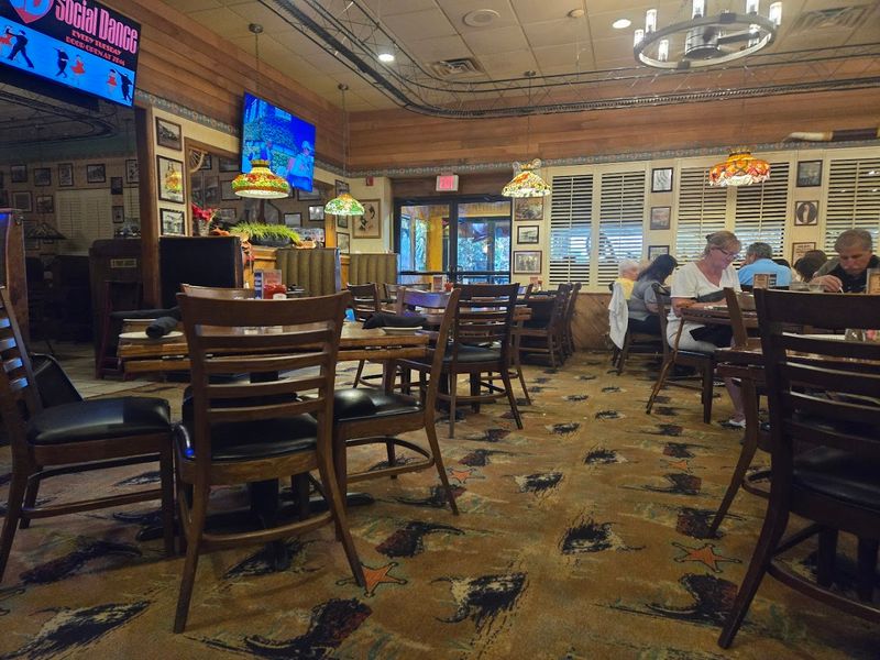 Why This Route 38 Brunch Spot Keeps Families Coming Back
