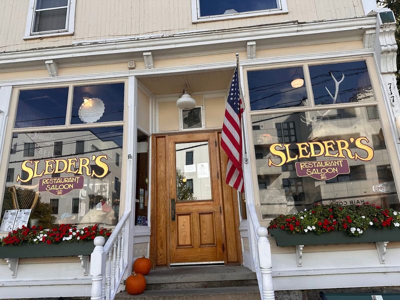 Why This Tavern Outlasts Every Trend That Tries to Replace It Why This Tavern Outlasts Every Trend That Tries to Replace It