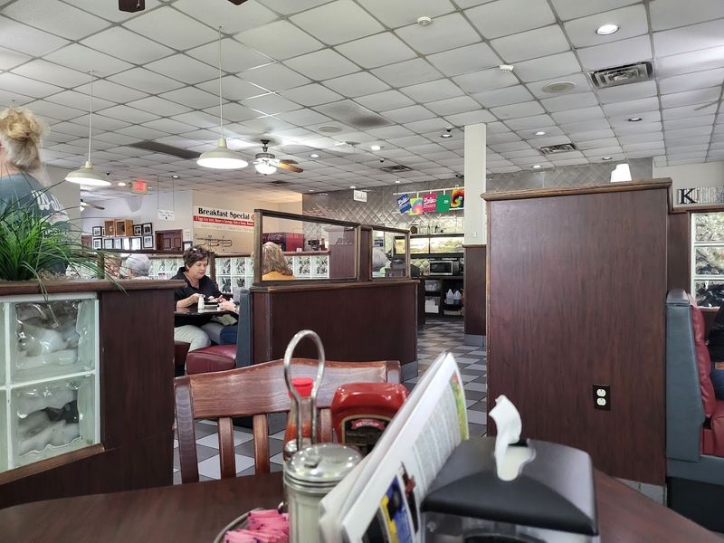 Why Wally's Restaurant Is Still One Of Chattanooga's Most Cherished Local Favorites Why Wally's Restaurant Is Still One Of Chattanooga's Most Cherished Local Favorites