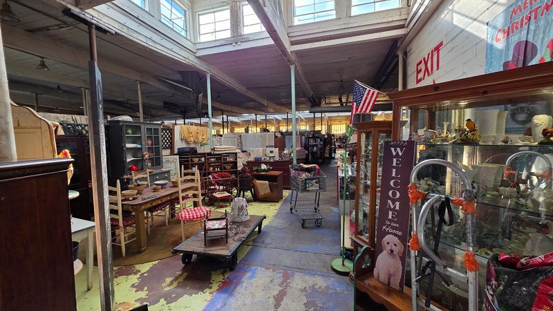 Why bargain hunters keep coming back Why bargain hunters keep coming back