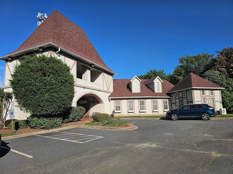 Why people plan return trips to Pineville for Waldhorn